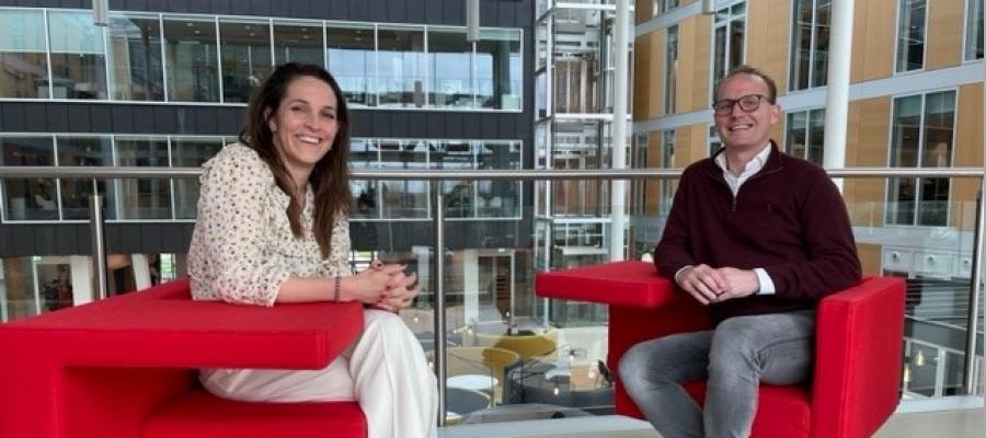 Jooske de Groot, Director Small and Medium Businesses van Microsoft Nederland en Joep Hoeks, Chief Product Officer bij Exact