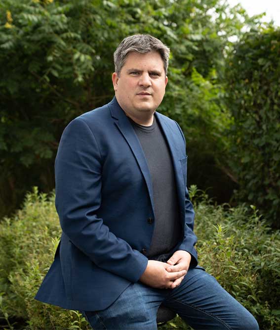 The Rent Company - Niel Van Meeuwen