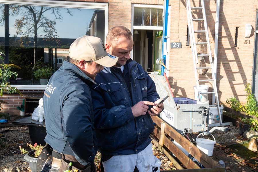 Volgens Leijzer is het personeel dankzij de app nauwer betrokken bij de voortgang van de projecten.